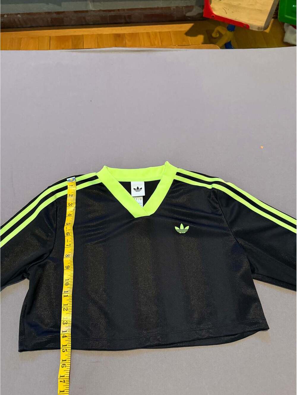 Adidas Originals Black & Neon Green Long Sleeve V-NeckCroppedTop — Women’s Small